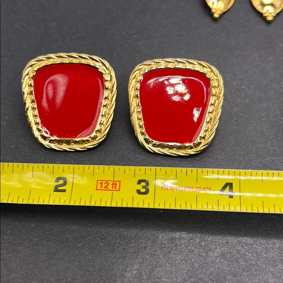 Vintage Avon red enamel earrings - Picture 5 of 6